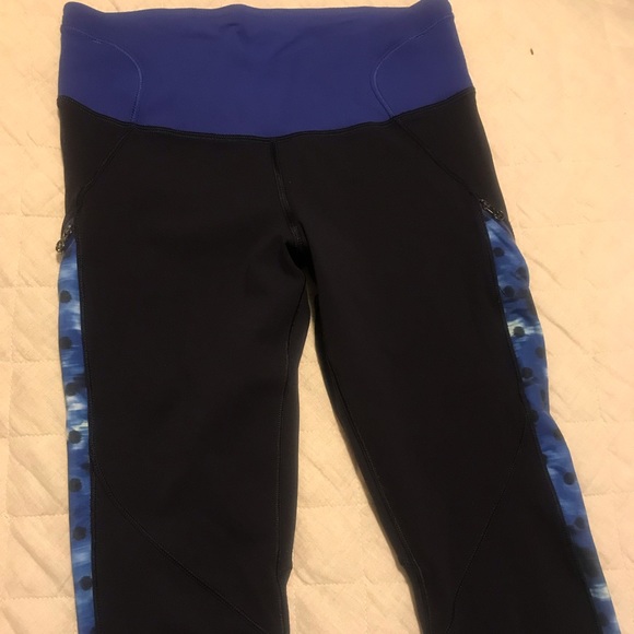 Lululemon leggings size 4 - Picture 2 of 2